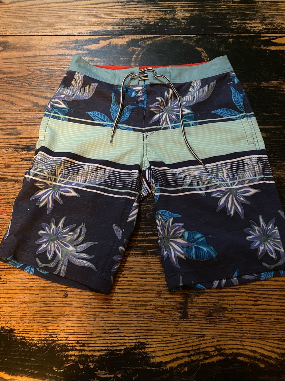 Trinity boardshorts 28 men’s size medium